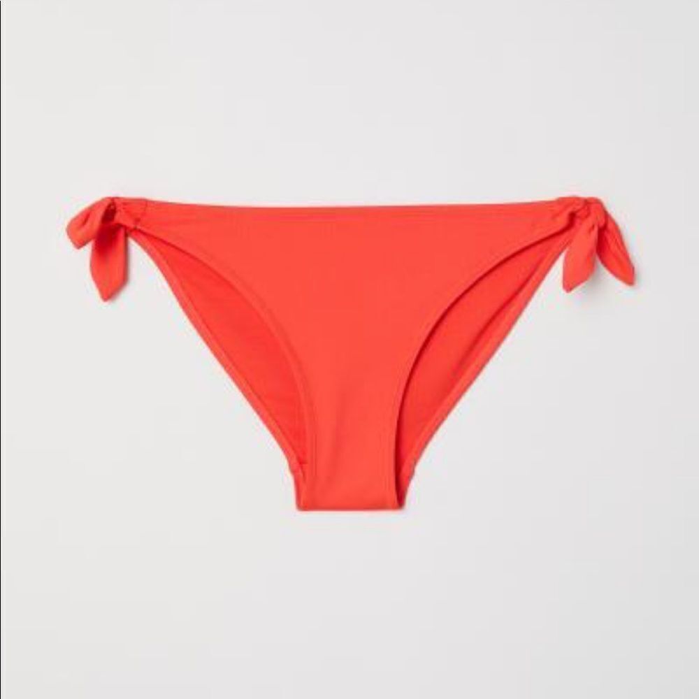 H&M bikini bottoms. Size 4. NWOT.
